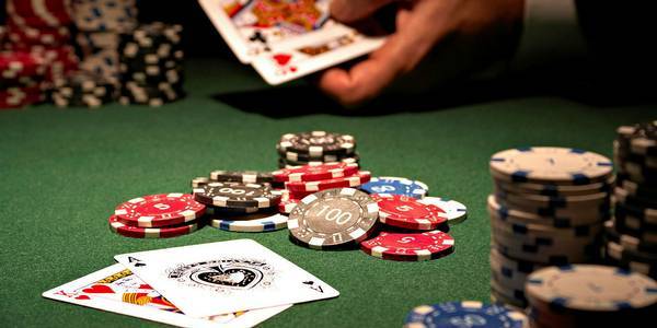 Как научиться играть в покер